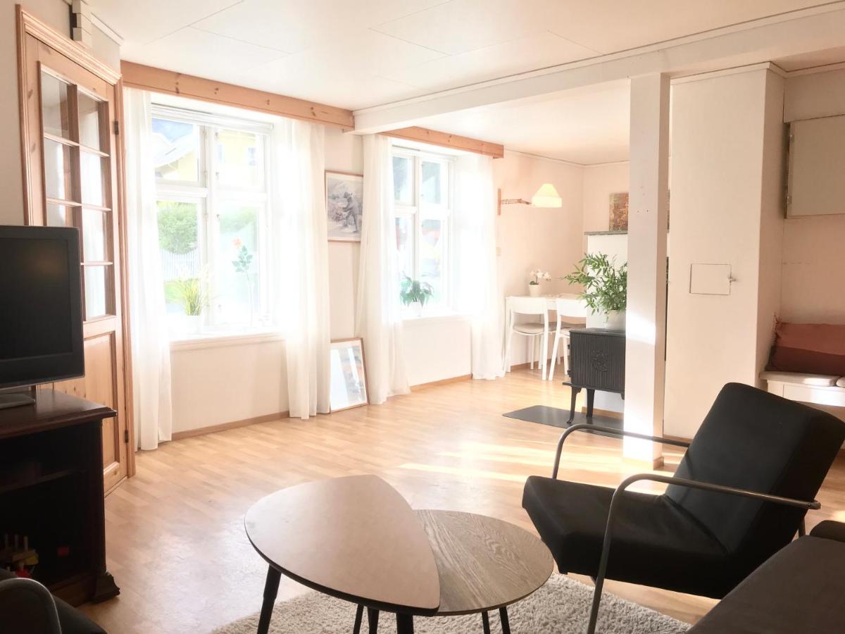 Villa Holmen, Ground Floor Apartment Balestrand Exterior photo